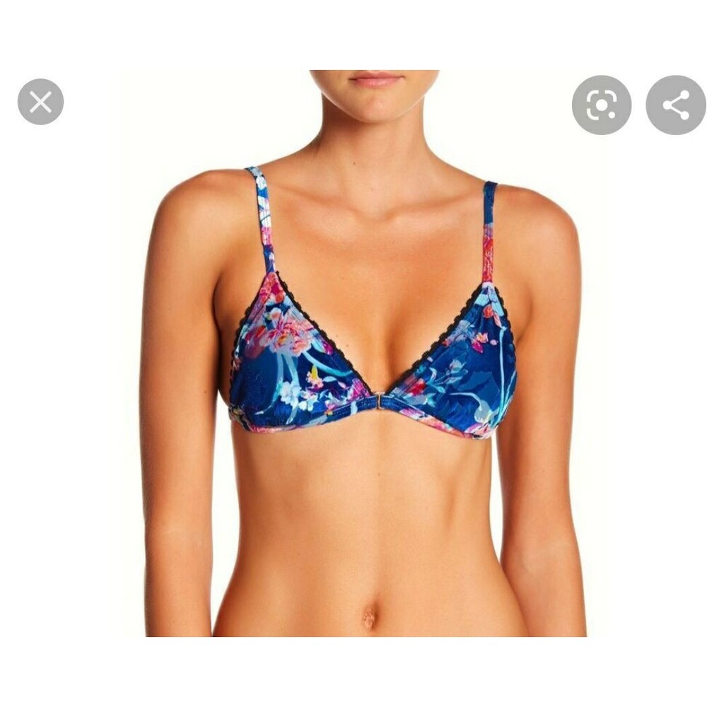 Betsey Johnson bikini top, size large, n